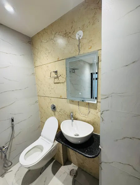 Bathroom — Modern Layout & Fittings